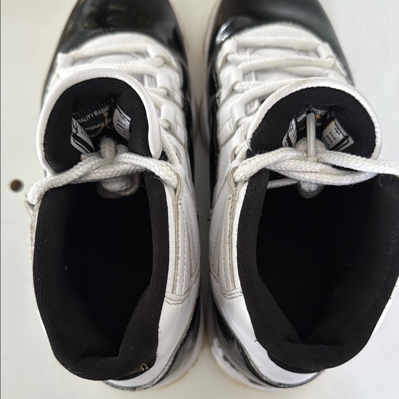 Air Jordan 11 Retro “Concord” 2000 Athletic Shoes - Picture 5 of 13